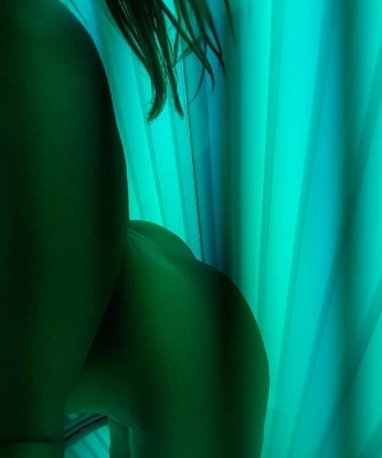 Опытная индивидуалка, готовая побаловать тебя самыми нежными ласками. Возможности нашего совместного времяпрепровождения безграничны - от классического секса до экспериментов в нашей интимной области. Живу в Москве, поэтому всегда доступна для тебя уютной атмосфере моей стильной квартиры. Гаретнирую конфиденциальность и безопасность наших встреч. Заходи на мою страничку, чтобы увидеть мои фото и прочитать отзывы. Жду встречи с нетерпением! 😘 11701, 34 года